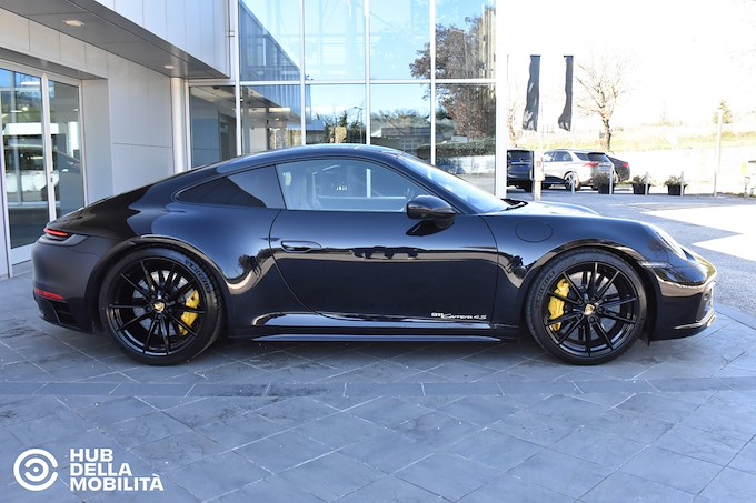 PORSCHE 911 Carrera 4S